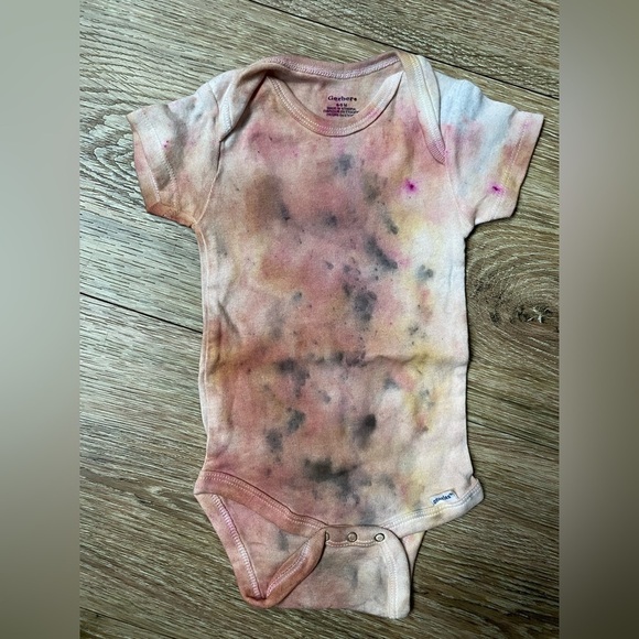 Handmade Organic Botanical Dyed Baby Onzies Cotton 0-9 Months - Picture 11 of 13